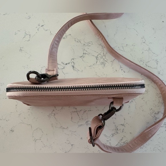 SQ Crossbody Purse. Light pink. NWOT - Picture 4 of 4